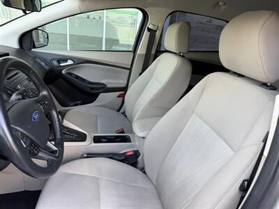 2016 Ford Focus SE - Photo 12 - Tarzana, CA 91356