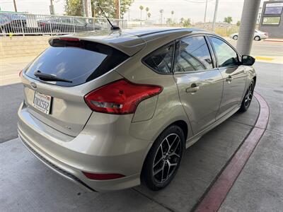 2016 Ford Focus SE - Photo 6 - Tarzana, CA 91356
