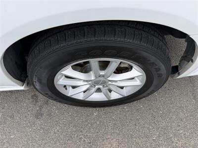 2016 Dodge Grand Caravan SXT   - Photo 11 - Tarzana, CA 91356