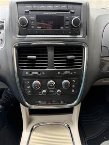 2016 Dodge Grand Caravan SXT   - Photo 23 - Tarzana, CA 91356