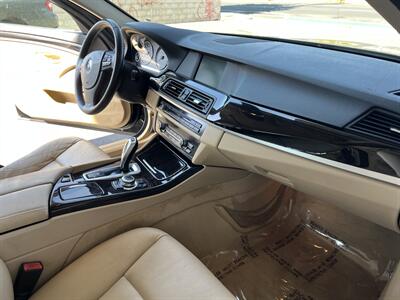 2011 BMW 5 Series 528i   - Photo 14 - Tarzana, CA 91356