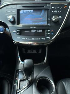 2015 Toyota Avalon Hybrid XLE Touring   - Photo 22 - Tarzana, CA 91356