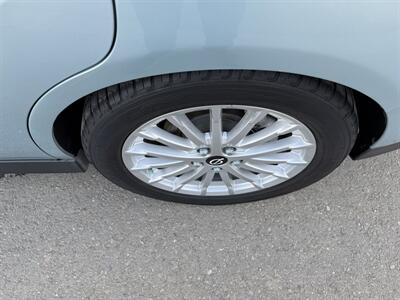 2013 Ford C-MAX Hybrid SE   - Photo 11 - Tarzana, CA 91356