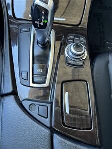 2011 BMW 5 Series 528i   - Photo 19 - Tarzana, CA 91356