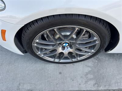 2011 BMW 5 Series 528i   - Photo 22 - Tarzana, CA 91356