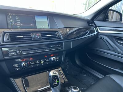 2011 BMW 5 Series 528i   - Photo 21 - Tarzana, CA 91356