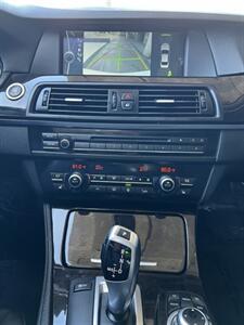 2011 BMW 5 Series 528i   - Photo 20 - Tarzana, CA 91356