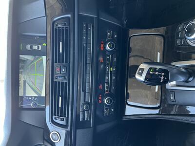 2011 BMW 5 Series 528i   - Photo 20 - Tarzana, CA 91356