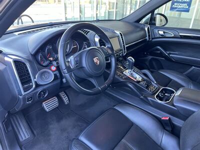 2011 Porsche Cayenne S   - Photo 10 - Tarzana, CA 91356