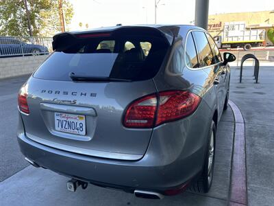 2011 Porsche Cayenne S   - Photo 6 - Tarzana, CA 91356