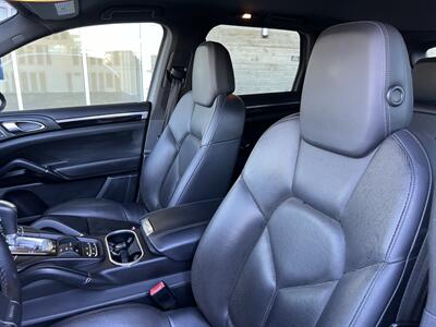 2011 Porsche Cayenne S   - Photo 11 - Tarzana, CA 91356