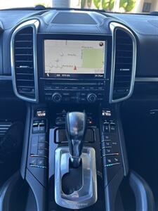 2011 Porsche Cayenne S   - Photo 19 - Tarzana, CA 91356