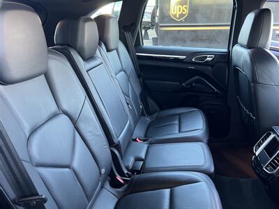 2011 Porsche Cayenne S   - Photo 15 - Tarzana, CA 91356