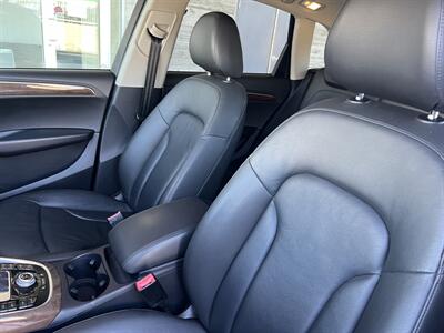 2010 Audi Q5 3.2 quattro Premium Plus   - Photo 10 - Tarzana, CA 91356