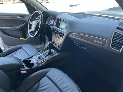 2010 Audi Q5 3.2 quattro Premium Plus   - Photo 15 - Tarzana, CA 91356