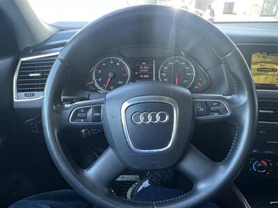 2010 Audi Q5 3.2 quattro Premium Plus   - Photo 18 - Tarzana, CA 91356