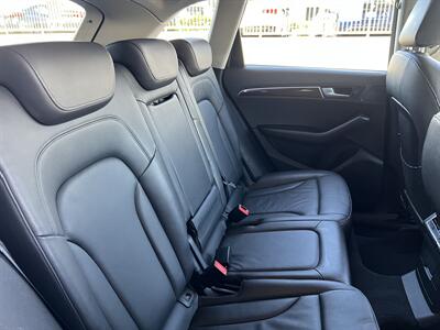2010 Audi Q5 3.2 quattro Premium Plus   - Photo 14 - Tarzana, CA 91356