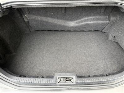 2010 Ford Fusion Hybrid   - Photo 14 - Tarzana, CA 91356