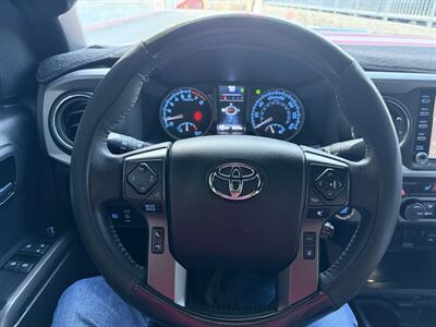 2022 Toyota Tacoma SR5 V6   - Photo 21 - Tarzana, CA 91356