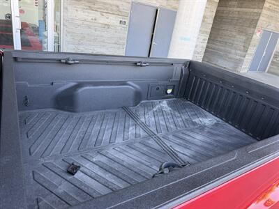 2022 Toyota Tacoma SR5 V6   - Photo 14 - Tarzana, CA 91356