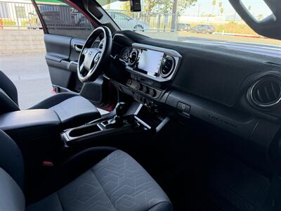 2022 Toyota Tacoma SR5 V6   - Photo 19 - Tarzana, CA 91356