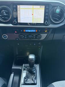 2022 Toyota Tacoma SR5 V6   - Photo 22 - Tarzana, CA 91356