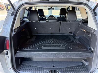 2015 Ford C-MAX Energi SEL - Photo 15 - Tarzana, CA 91356