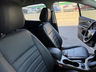 2015 Ford C-MAX Energi SEL - Photo 18 - Tarzana, CA 91356