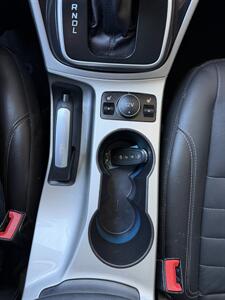 2015 Ford C-MAX Energi SEL - Photo 22 - Tarzana, CA 91356