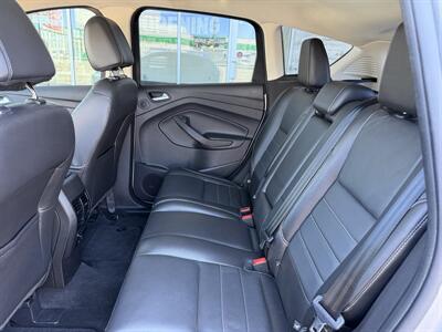 2015 Ford C-MAX Energi SEL - Photo 14 - Tarzana, CA 91356