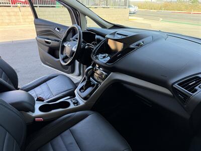 2015 Ford C-MAX Energi SEL - Photo 17 - Tarzana, CA 91356