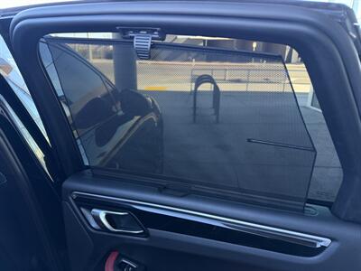 2017 Porsche Macan S   - Photo 17 - Tarzana, CA 91356