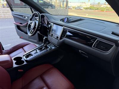 2017 Porsche Macan S   - Photo 18 - Tarzana, CA 91356