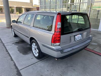 2004 Volvo V70 2.4   - Photo 4 - Tarzana, CA 91356