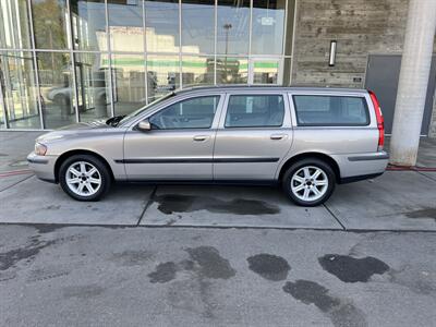 2004 Volvo V70 2.4   - Photo 3 - Tarzana, CA 91356