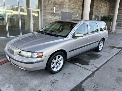 2004 Volvo V70 2.4   - Photo 2 - Tarzana, CA 91356