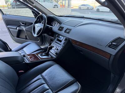 2013 Volvo XC90 3.2 Platinum - Photo 17 - Tarzana, CA 91356