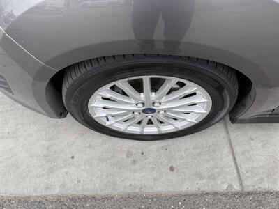 2013 Ford C-MAX Hybrid SEL   - Photo 9 - Tarzana, CA 91356