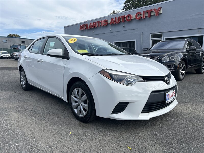 2014 Toyota Corolla LE photo 2