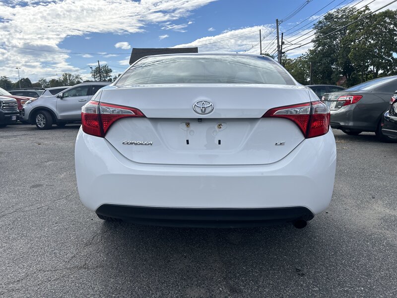 2014 Toyota Corolla LE photo 4