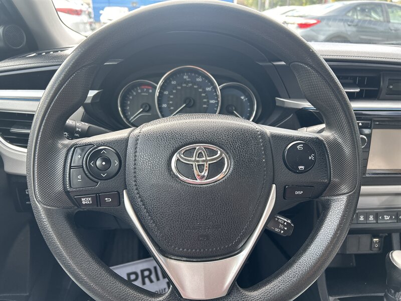 2014 Toyota Corolla LE photo 13