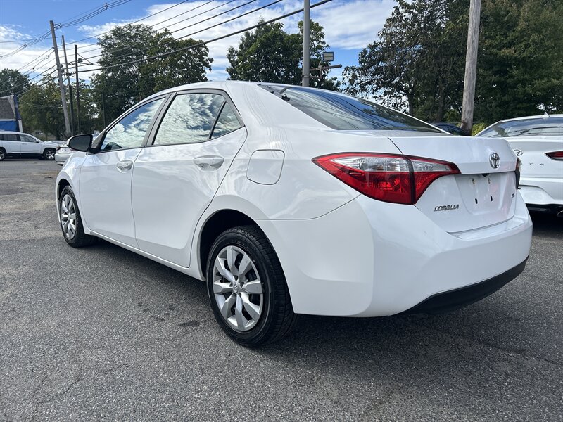 2014 Toyota Corolla LE photo 6