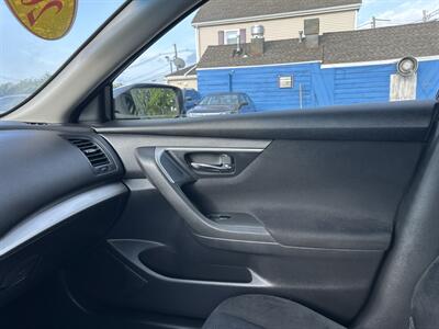 2015 Nissan Altima 2.5 SV - Photo 12 - Framingham, MA 01702