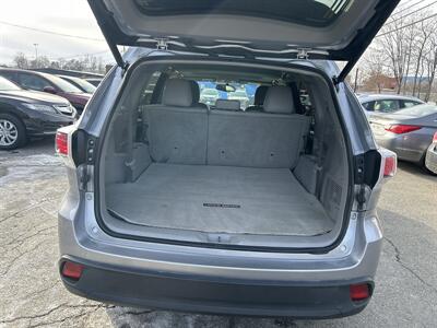 2016 Toyota Highlander XLE - Photo 9 - Framingham, MA 01702
