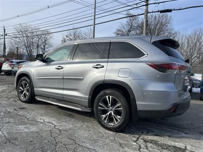 2016 Toyota Highlander XLE - Photo 6 - Framingham, MA 01702