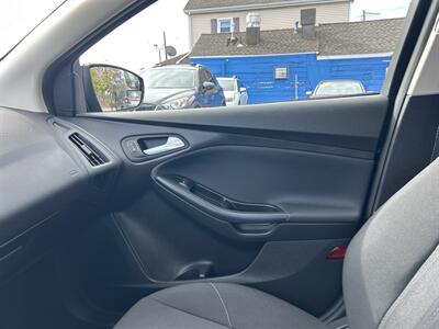 2016 Ford Focus SE - Photo 12 - Framingham, MA 01702
