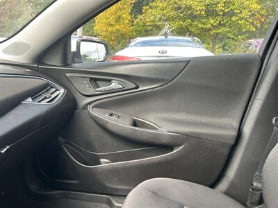 2018 Chevrolet Malibu LT - Photo 12 - Framingham, MA 01702