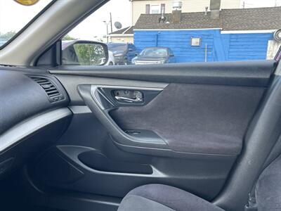 2013 Nissan Altima 2.5 SV   - Photo 12 - Framingham, MA 01702