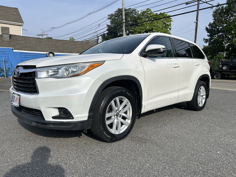 2016 Toyota Highlander LE   - Photo 1 - Framingham, MA 01702