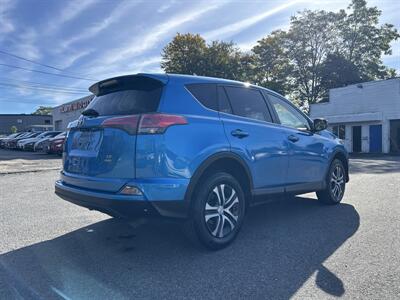 2018 Toyota RAV4 LE - Photo 4 - Framingham, MA 01702
